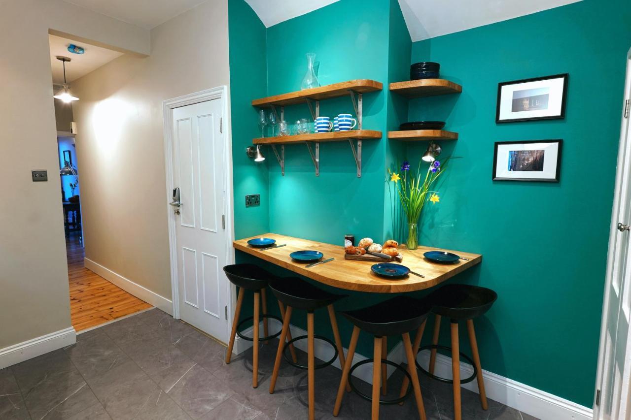 Tastefully Decorated 1-Bed With Free Parking - At Hem Apartment วินเชสเตอร์ ภายนอก รูปภาพ