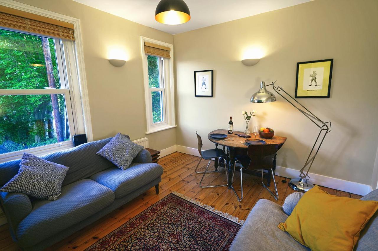 Tastefully Decorated 1-Bed With Free Parking - At Hem Apartment วินเชสเตอร์ ภายนอก รูปภาพ