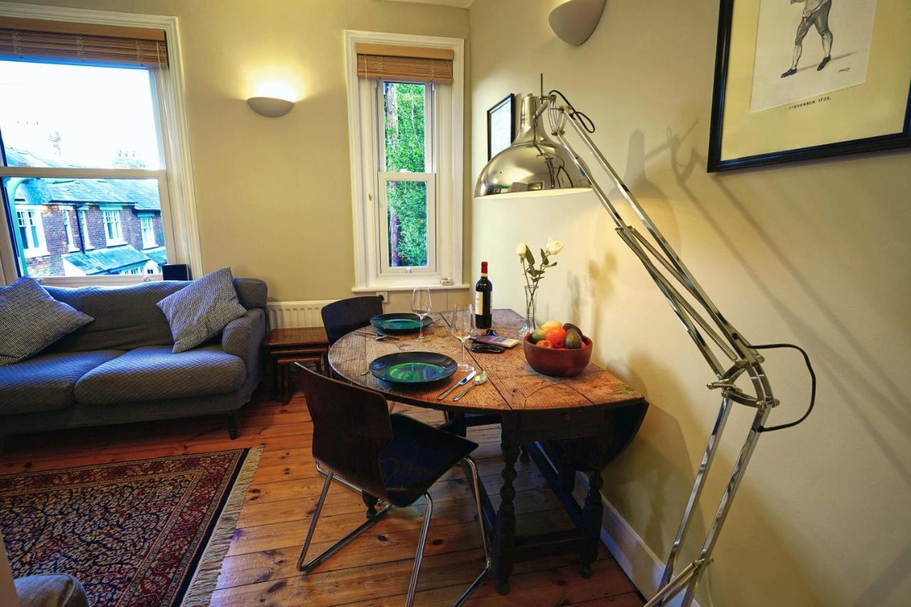 Tastefully Decorated 1-Bed With Free Parking - At Hem Apartment วินเชสเตอร์ ภายนอก รูปภาพ
